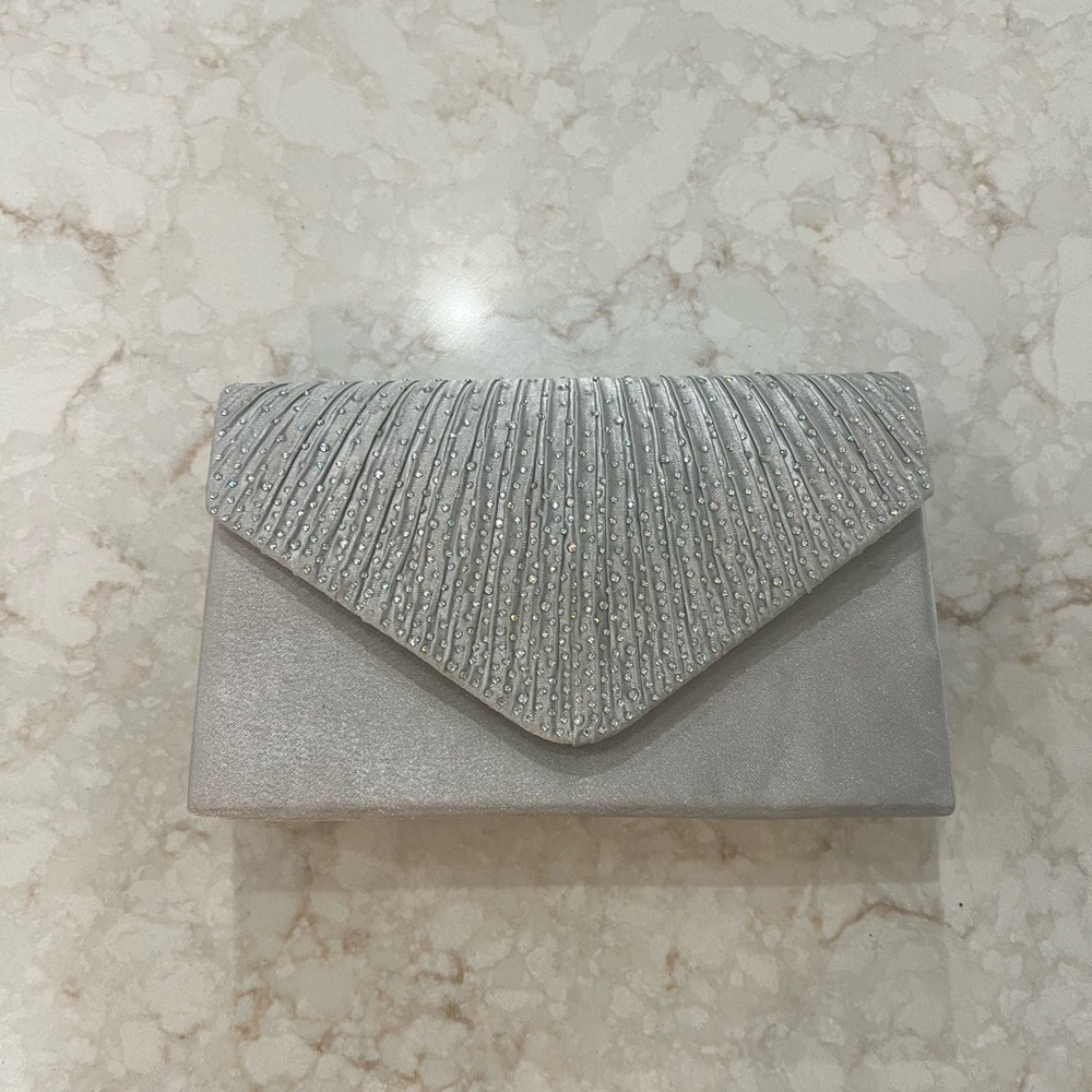 Elegant Silver Clutch Bag with Straps